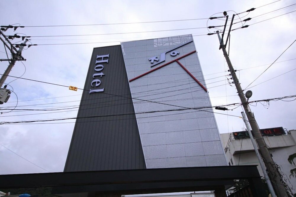 Фото Yeosu Hakdong Ja Self Check-in Motel