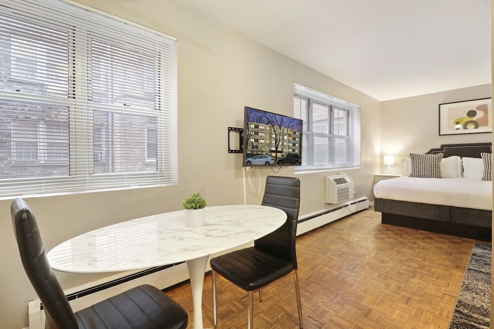 Фото Fully Furnished Studio Apt in Lakeview