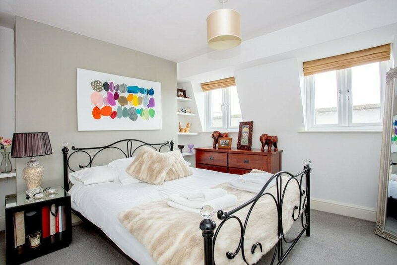 Гостиница Notting Hill Cozy 1 Bedroom Flat near Tube в Лондоне