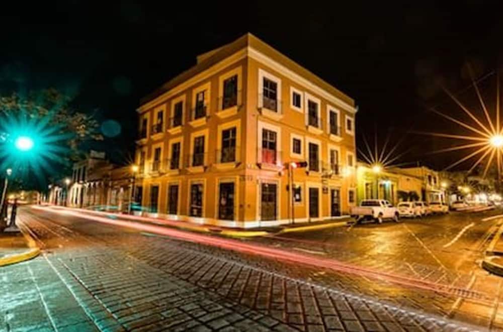 Фото отеля 1