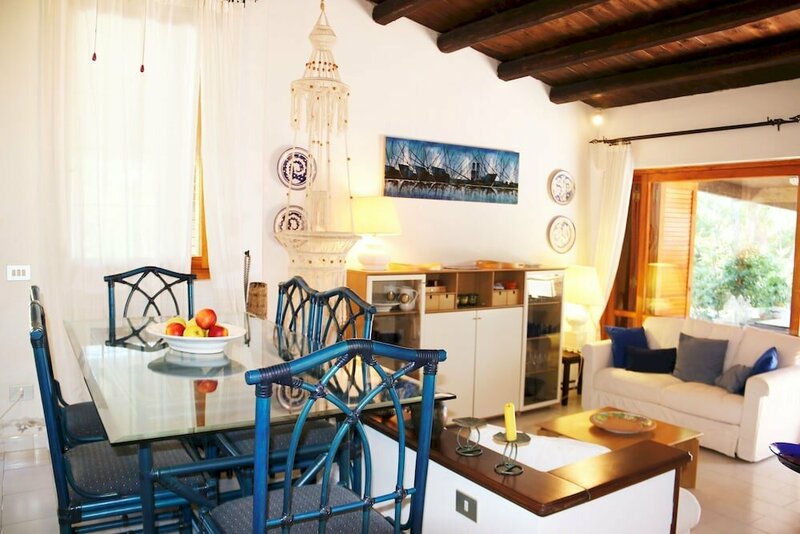 Гостиница Villino Kenzia 4 Bedrooms Apartment in Stintino