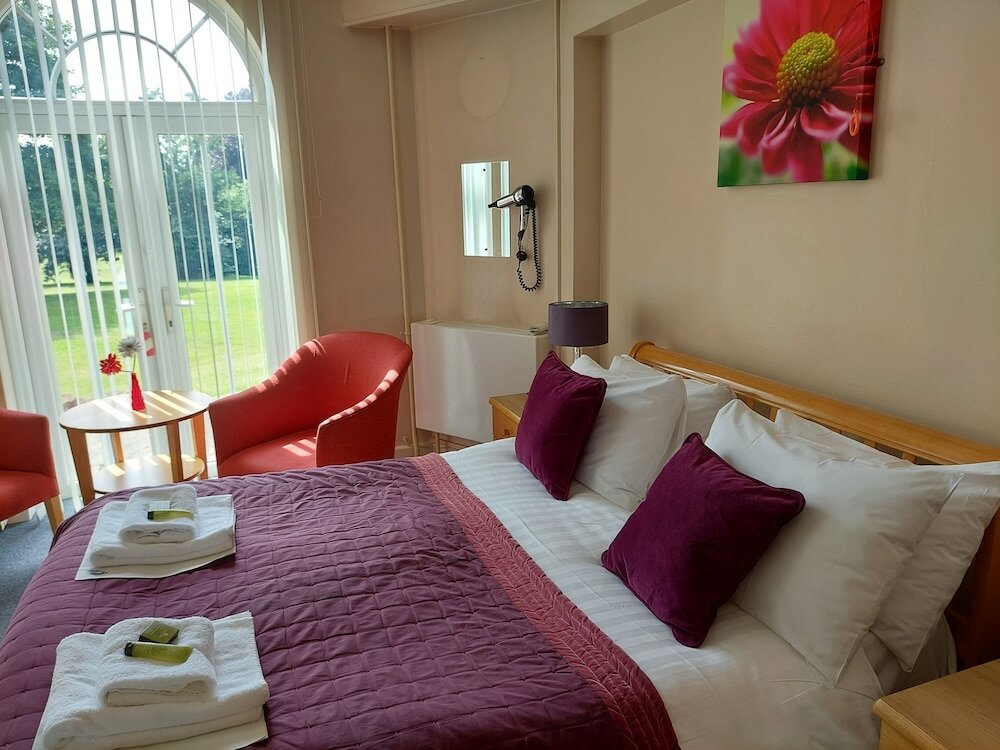 Фото Cripps Hall Guest Annexe