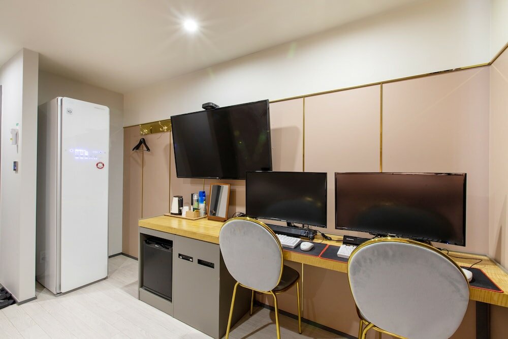 Фото Brown Dot Hotel Minam