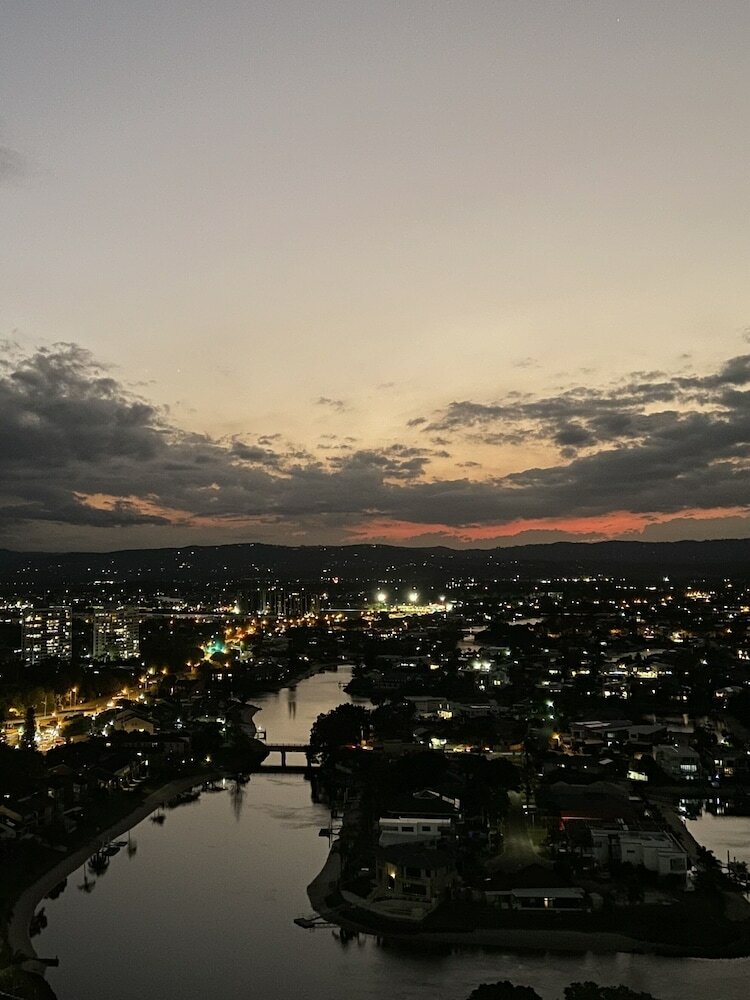 Фото Luxurious 1 Bdrm Apartment in Gc Casino