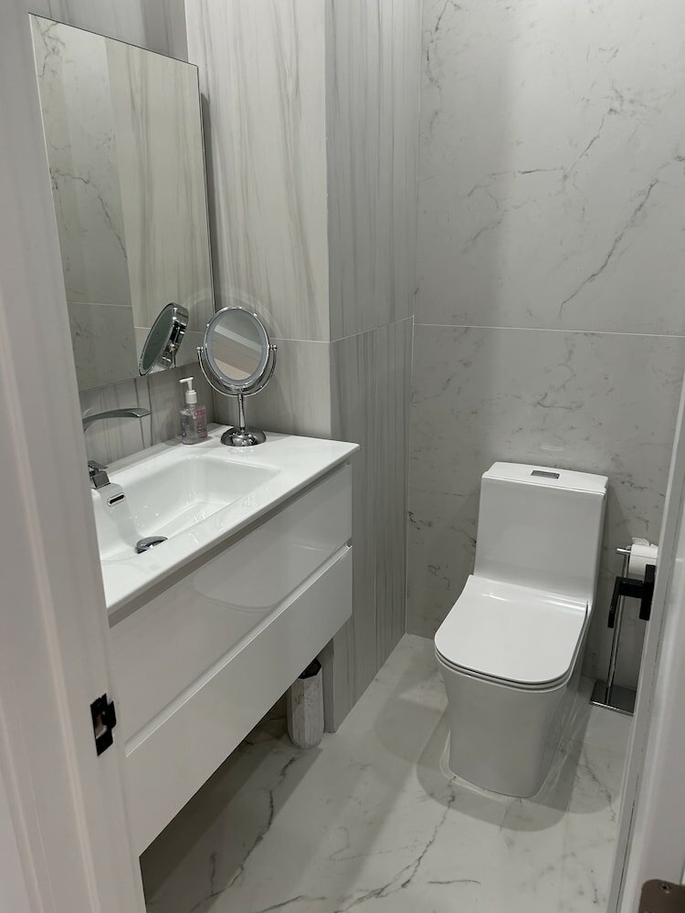 Фото Men Only Clothing Optional Guesthouse near Wilton Manors