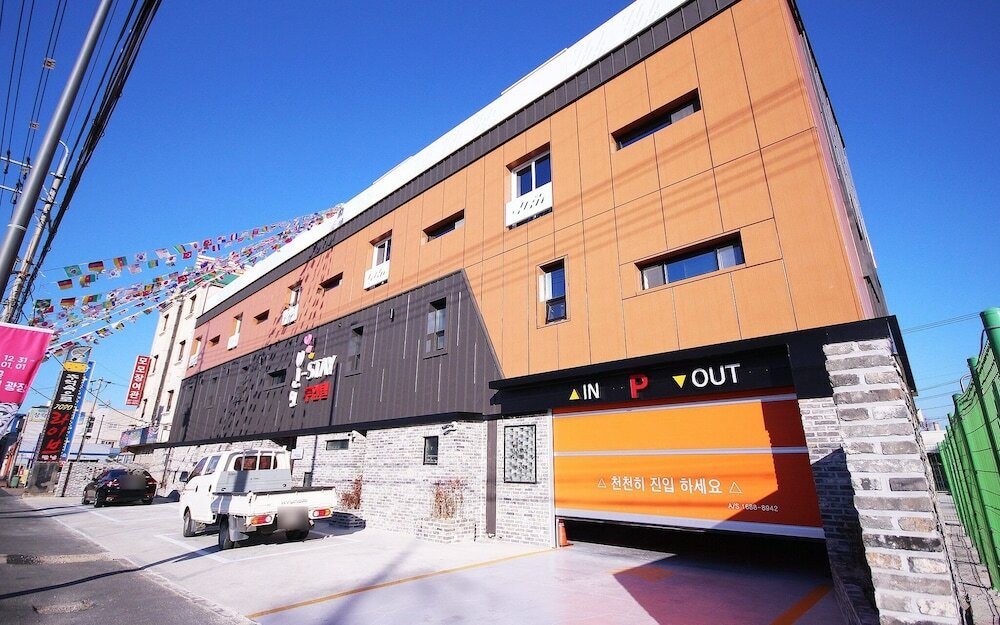 Фото отеля 1