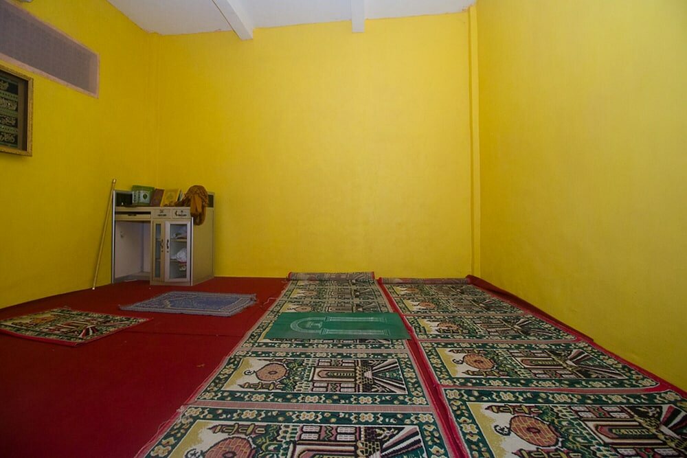 Фото RedDoorz Syariah near Keraton Sumenep