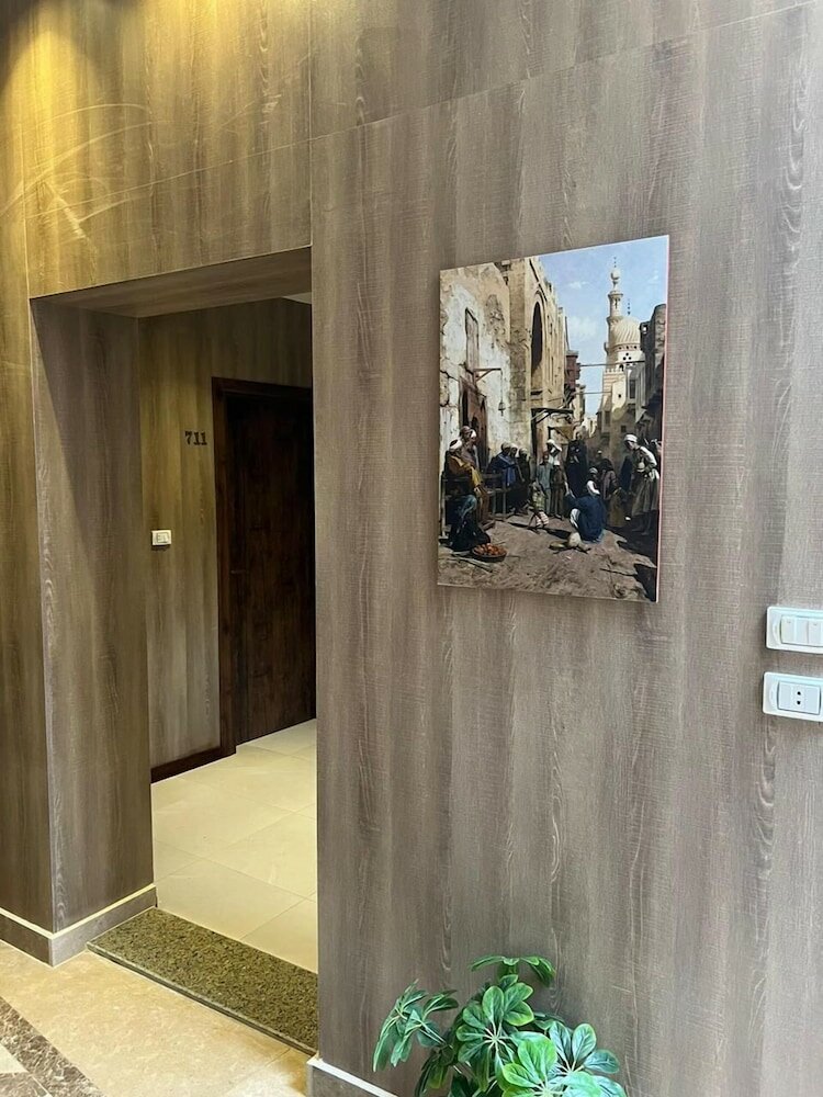 Фото Rotana Palace Suites