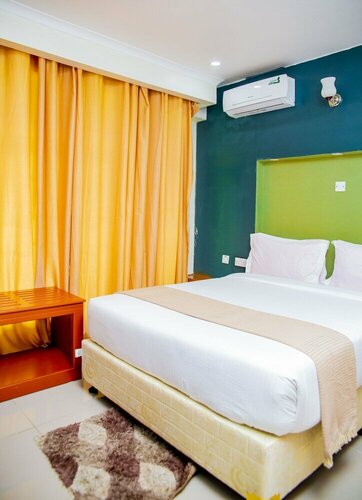 Гостиница Eden Highlands Hotel в Мбее