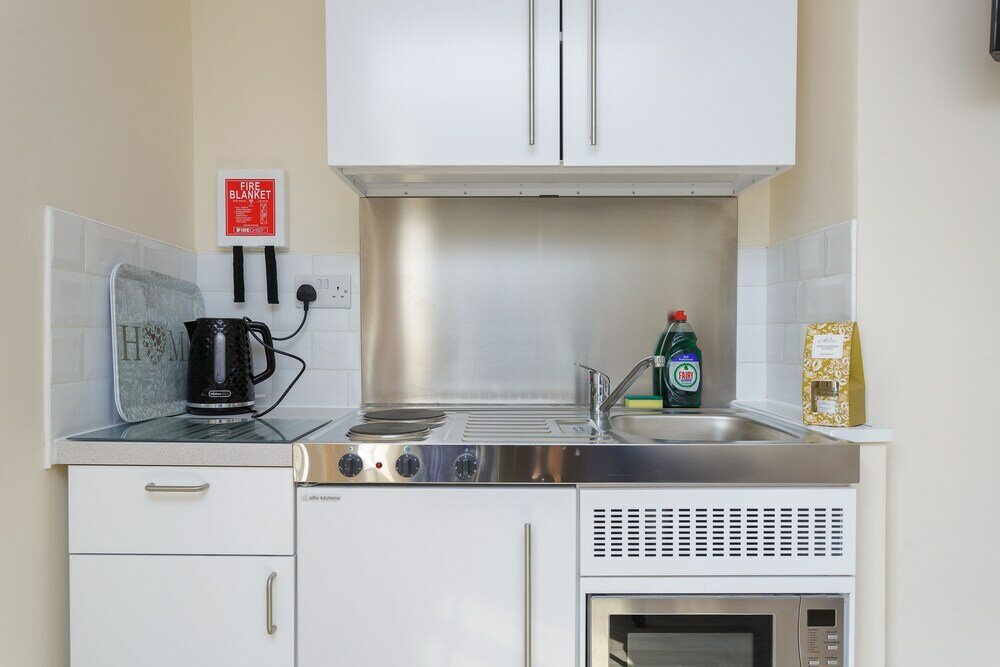 Фото St Mary's Modern Central Huge Studio Apartments