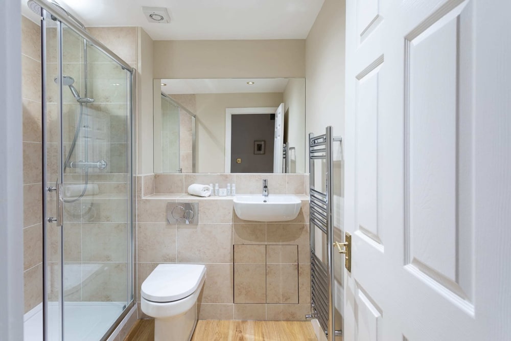 Фото Bright Tower Bridge Nest