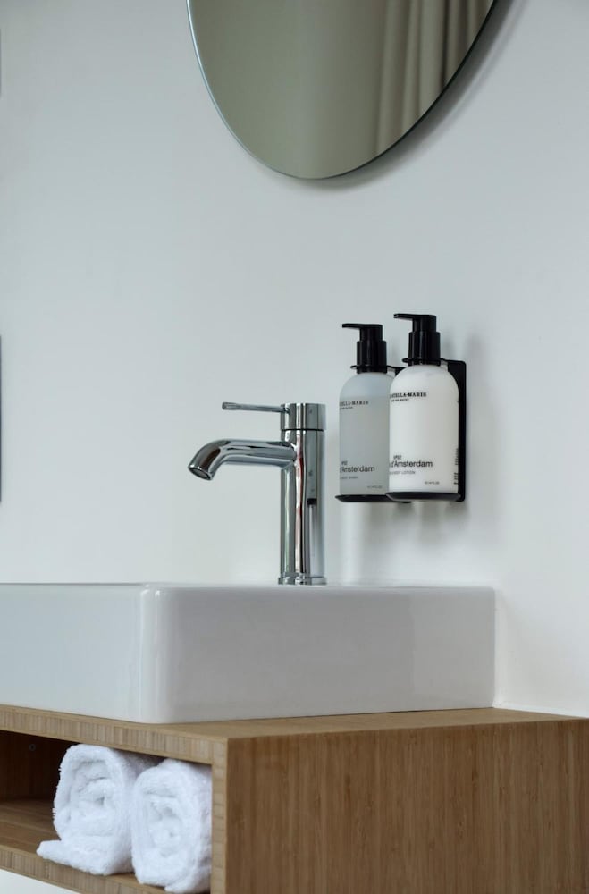 Фото The Bellhop Hotel