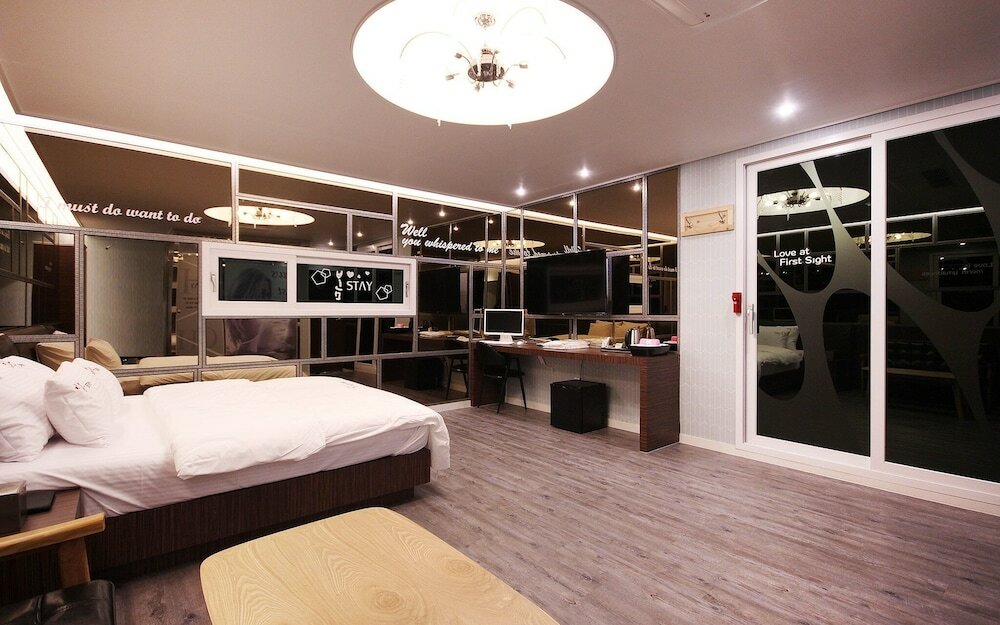 Фото Pohang Haedo-dong New Bom Stay