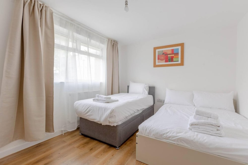 Фото Modern 2bd Flat - 5 min to London City Airport