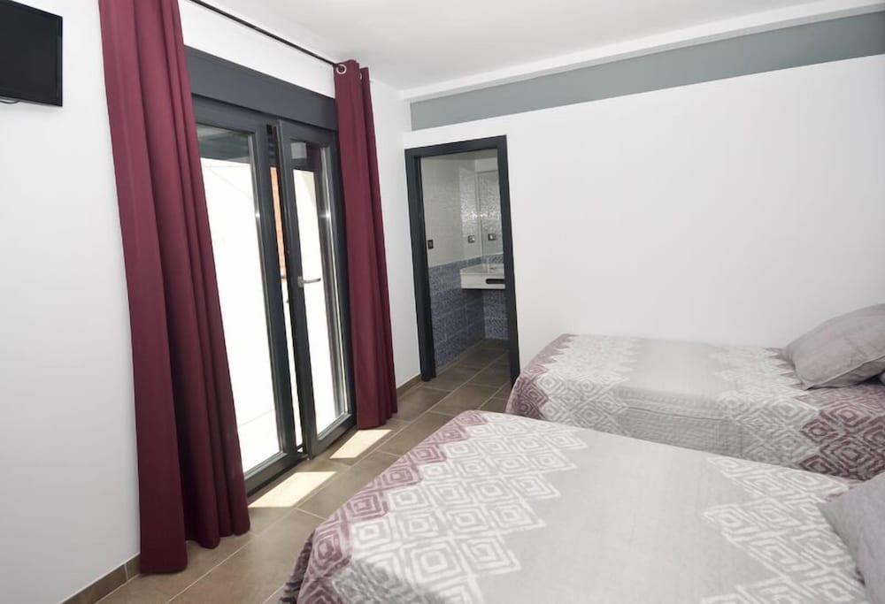 Фото Hostal Maria Jose