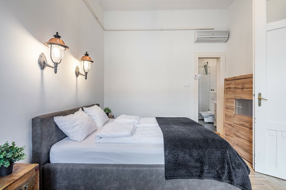 Фото Central Luxury Apartment