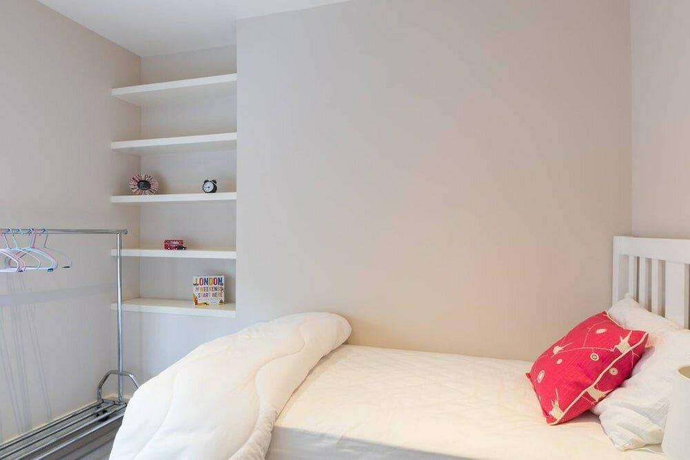 Фото Beautiful Brook Green 2 bed Flat, Close to Tube