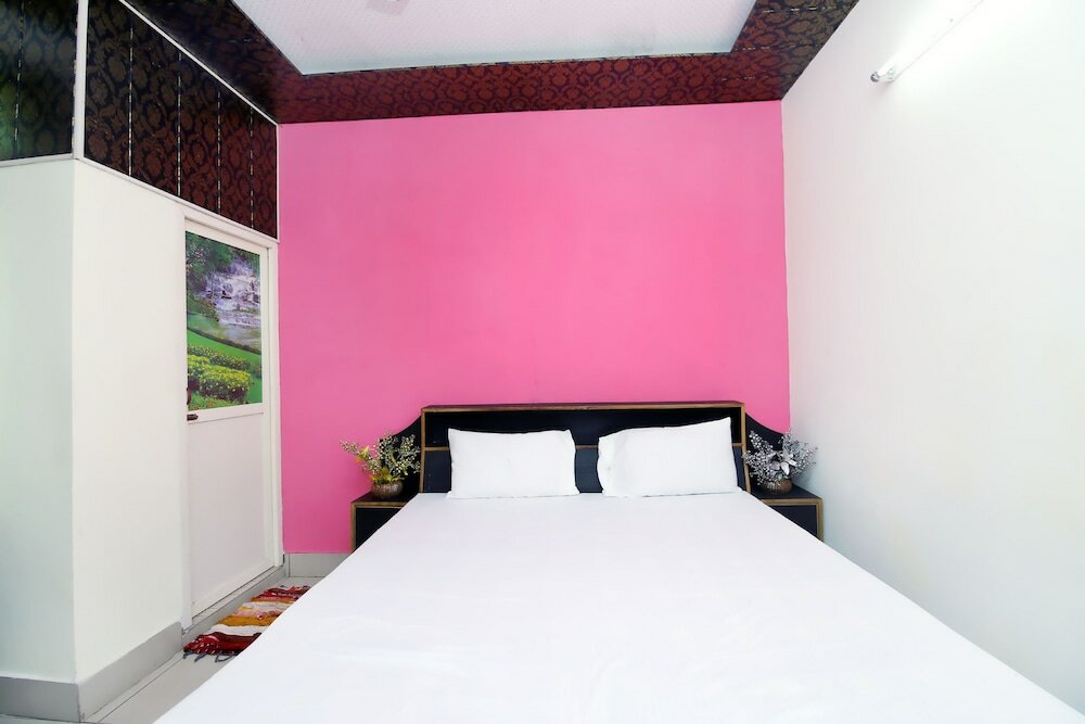 Фото Spot On 42785 Mr Shawarma Family Restaurant & Hotel