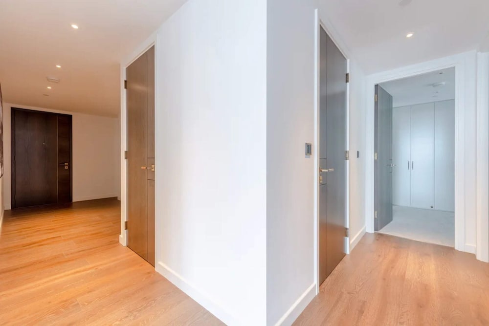 Фото Luxurious 2bd Flat by the River - Vauxhall