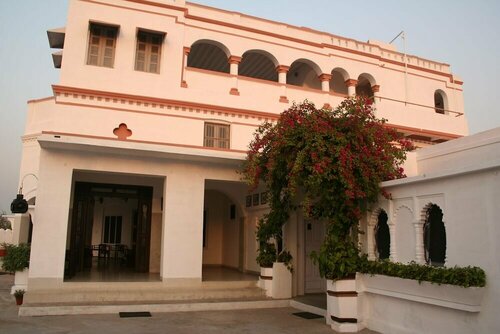 Aamod Mudfort Kuchesar