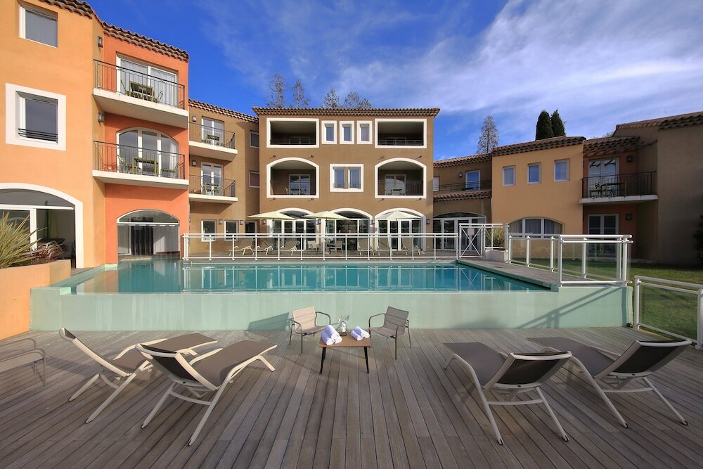 Фото Adonis Mougins