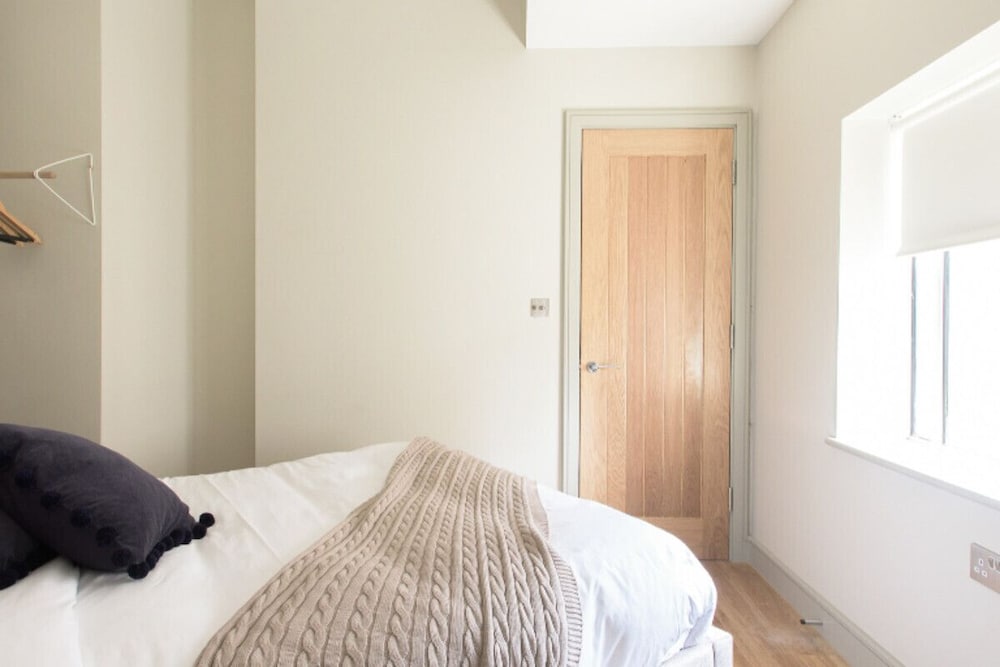 Фото The Mayfair Retreat - Modern & Central 1bdr in 3 Apartments