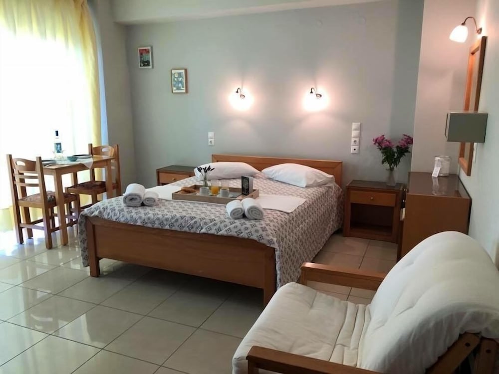 Фото Leonidas Rooms