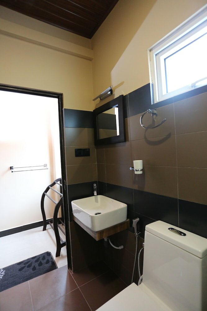 Фото Edwin's Air-port stay