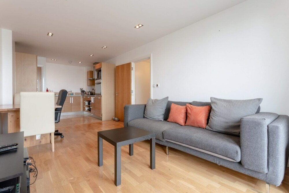 Фото Fantastic 2 Bedroom near Canary Wharf