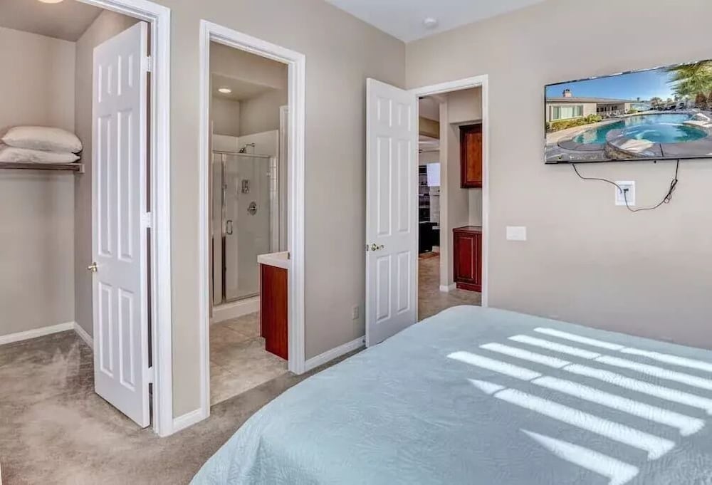 Фото Lux Desert Oasis w saltwater pool near Coachella