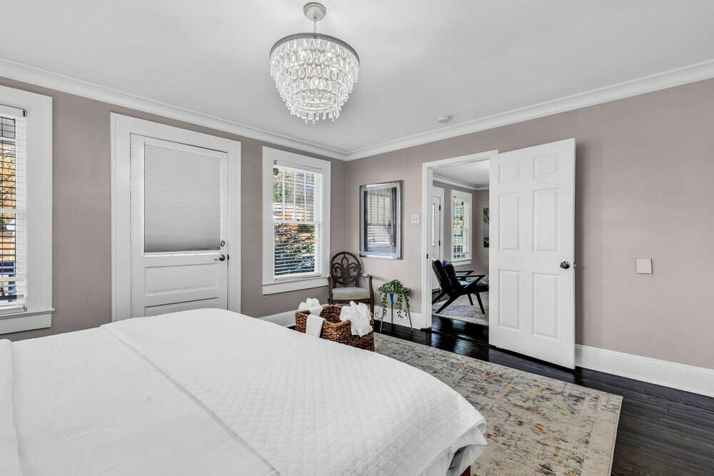 Фото Bright and Modern Close to Everything