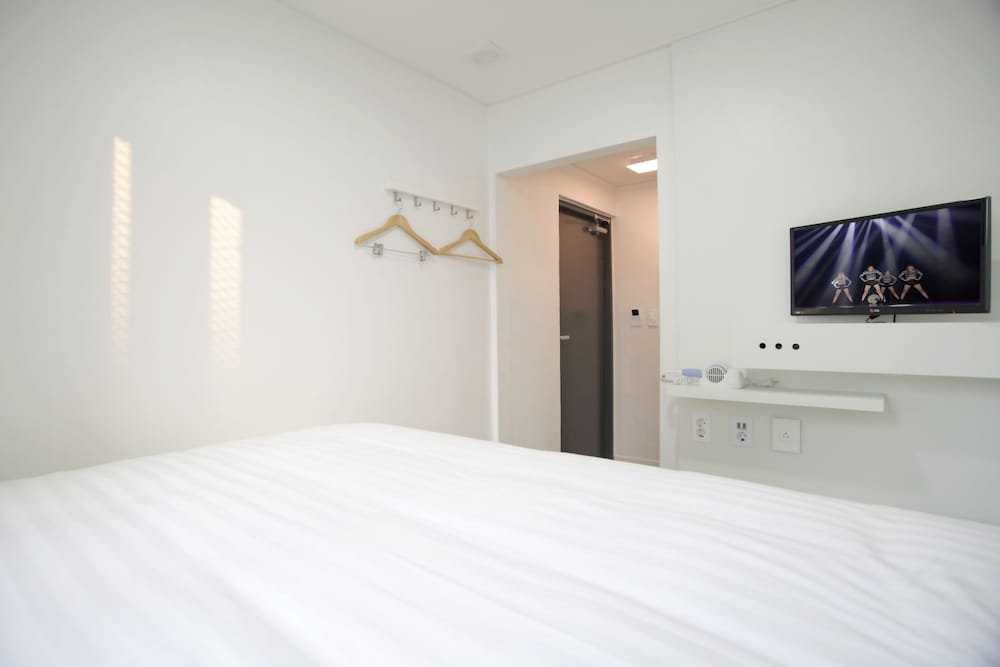 Фото K-Guesthouse Dongdaemun Premium 2