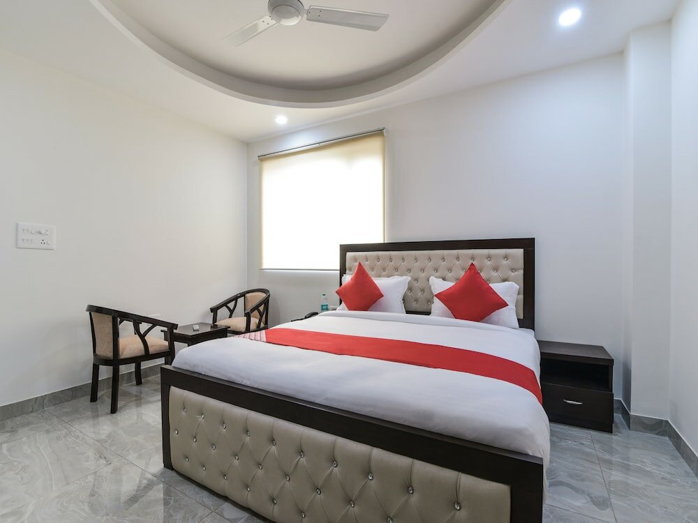 Фото Oyo 25086 Hotel Prince Plaza