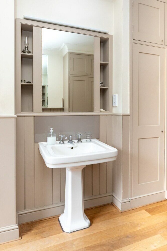 Фото Incredible 5 Bedroom House W/private Garden -wandsworth!