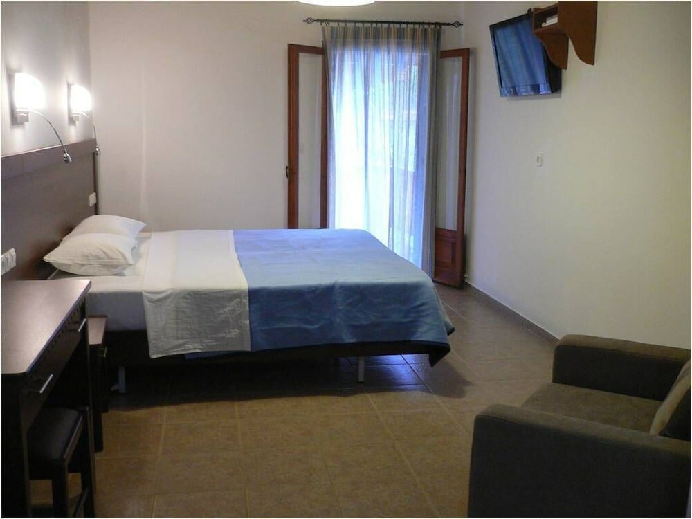 Фото Megalos Mourtias