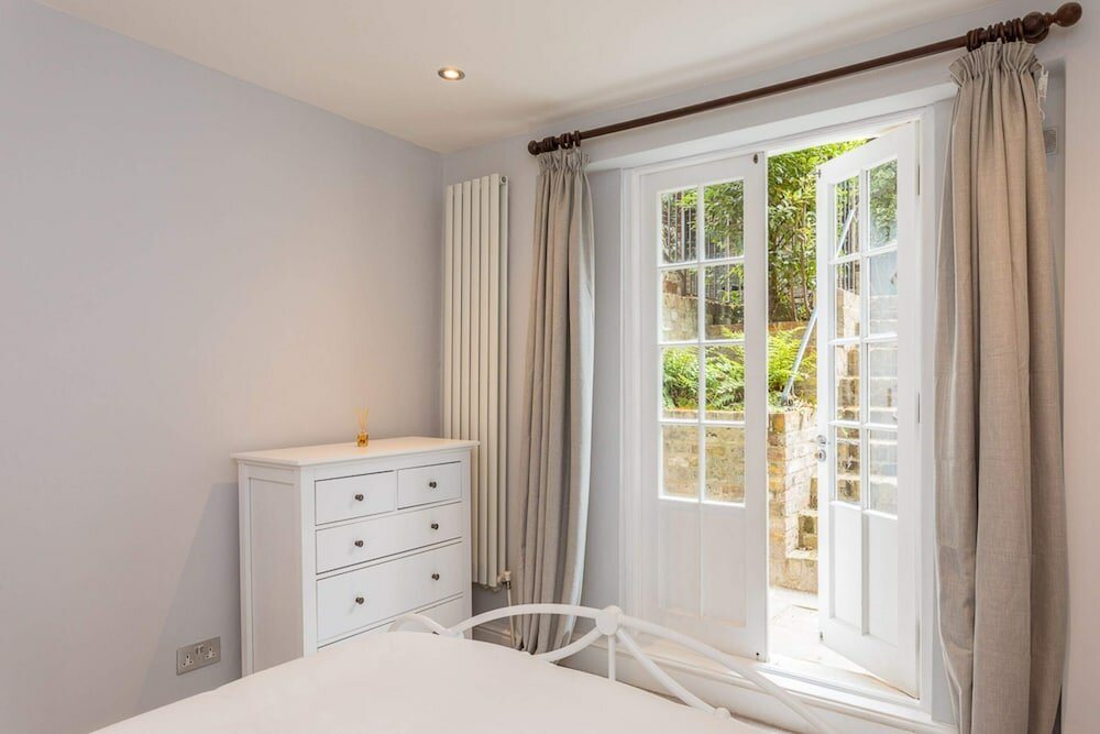 Фото Two Bed Notting Hill Gem