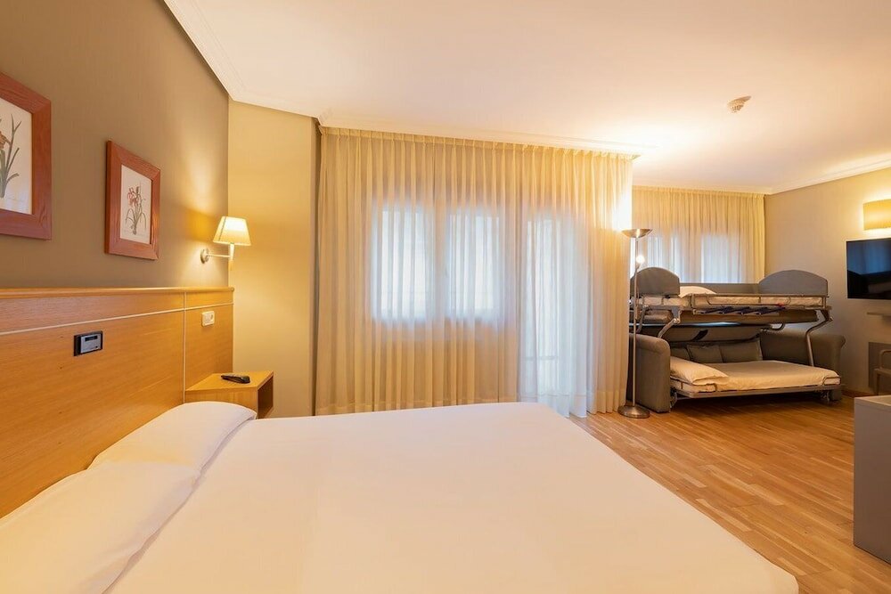 Фото Hotel Santamaría