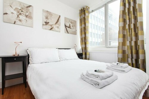 Гостиница Spacious Apartment Berwick St &Oxford St в Лондоне