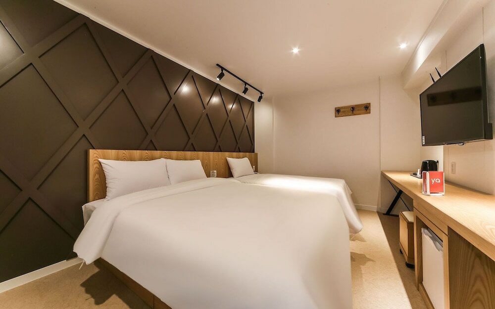 Фото Geojedo Jangseungpo Hotel Carara