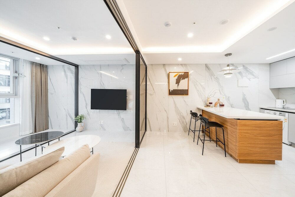 Фото Seocho Intoraon Hotel and Residence