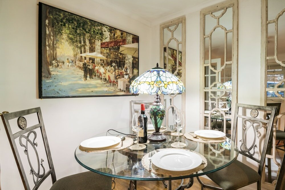 Фото Exclusive Home in Acton by Underthedoormat