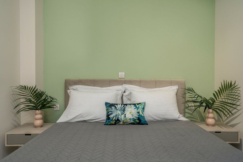 Фото Andy & Hari's Elegant Town Studios