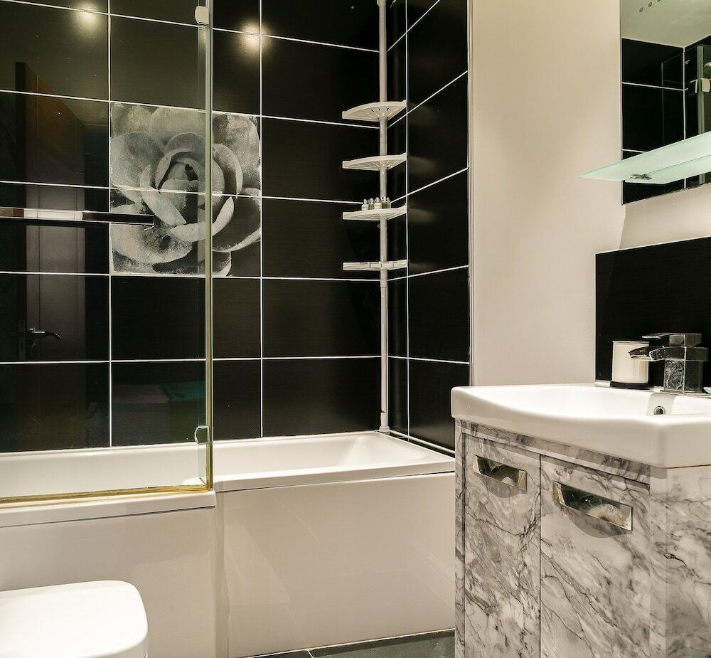 Фото Edgware Road Apartments