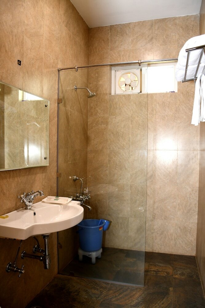 Фото Mastiff Villa Camellia - A Tea Estate Hotel