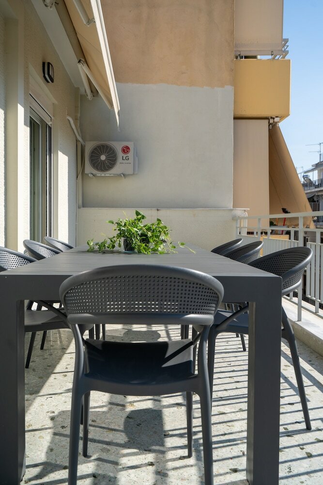 Фото Deluxe 4 Bedrooms Apartment in Athens Center