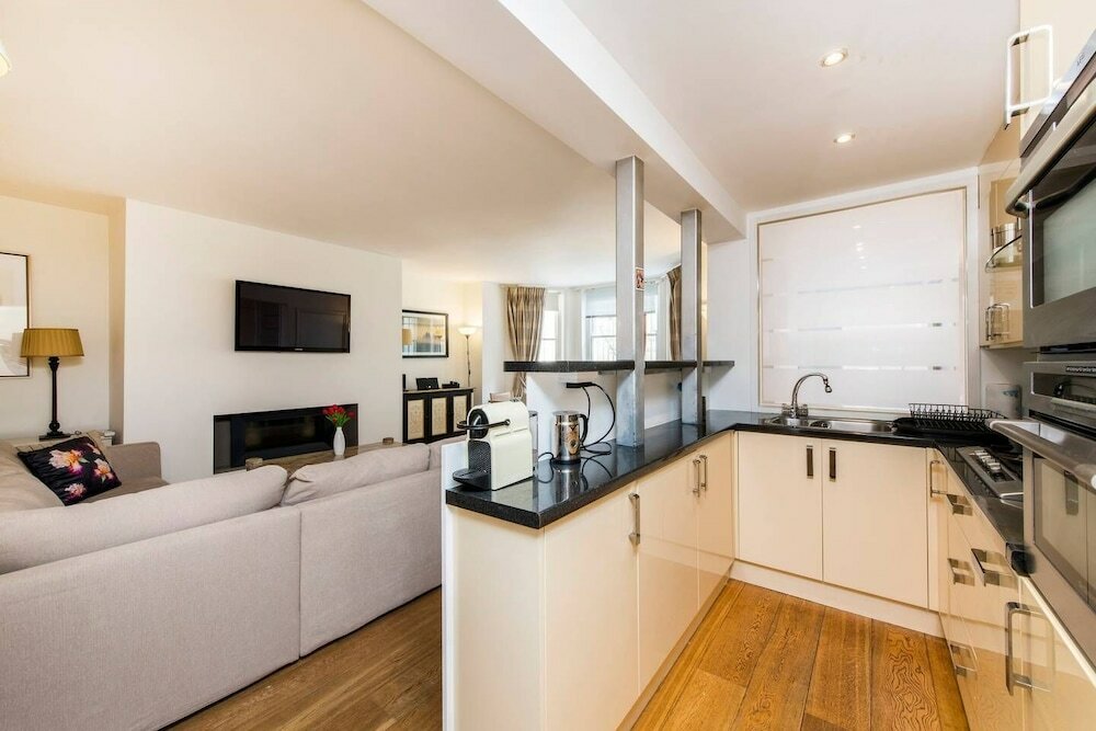 Фото Fantastic 3 Bed Apartment In Earls Court