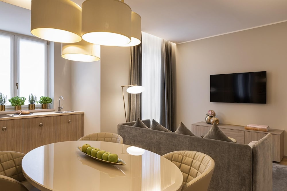Фото Starhotels Duomo Grand Apartment - 2 Bedrooms