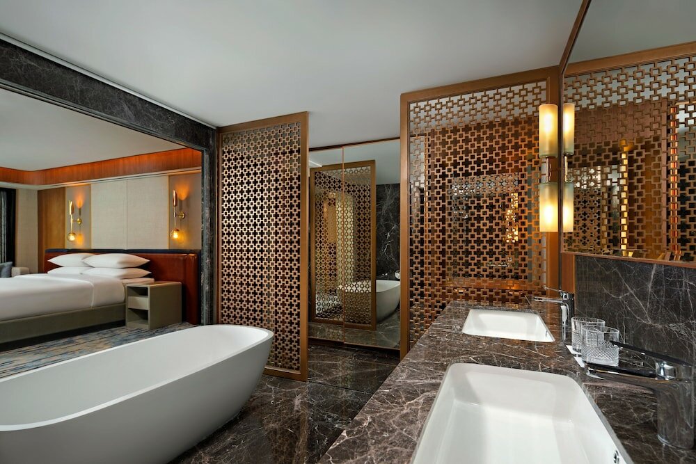 Фото Sheraton Surabaya Hotel and Towers