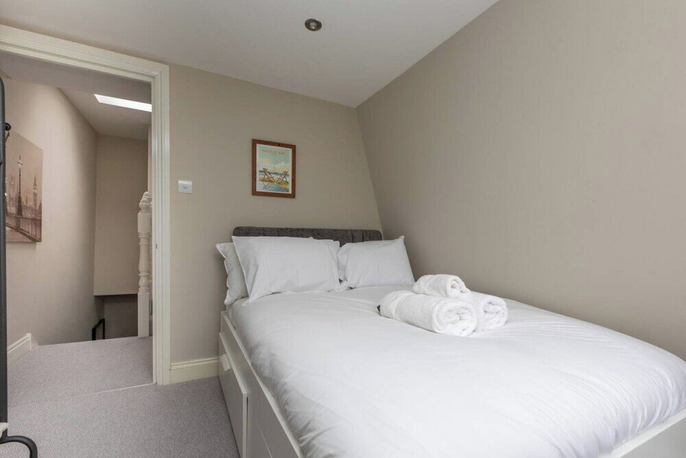 Фото Beautiful 3bd Garden Flat - Tooting!