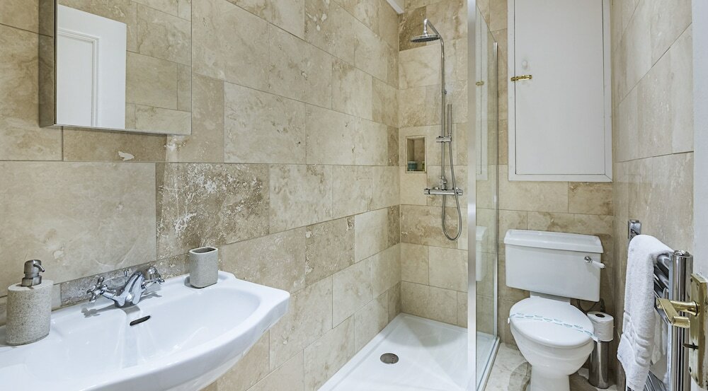 Фото Spacious 2 bedroom Apartment in Camden